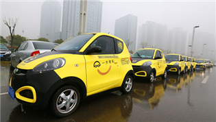 這50輛新能源汽車太黃了！招手即停、一步送到大河車展的門口