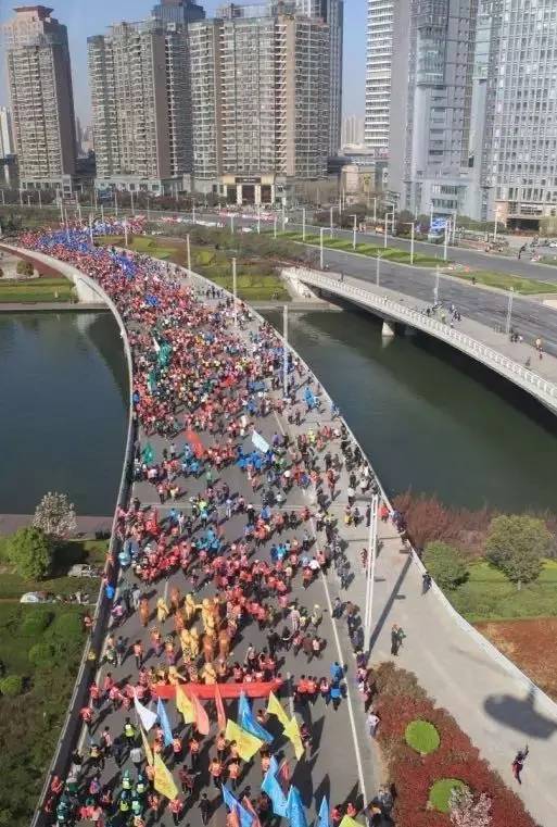 鳴槍開炮，奔跑吧，寶貝！