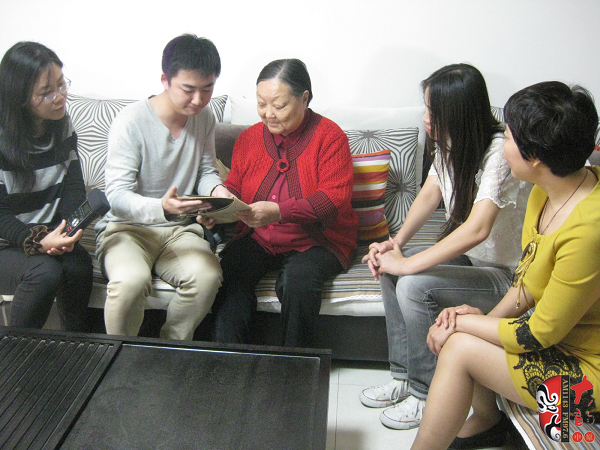 央視戲曲頻道、河南電臺戲曲廣播記者聯(lián)合采訪馬金鳳