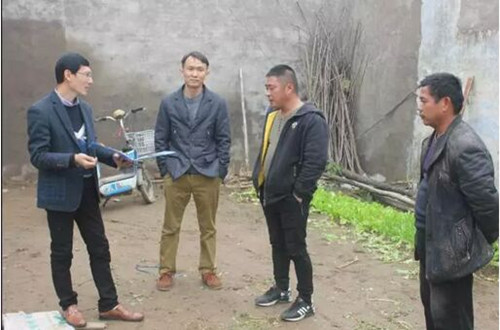 為盡快進(jìn)行資助 河南體彩及時(shí)家訪(fǎng) 為盡快進(jìn)行資助 河南體彩及時(shí)家訪(fǎng)