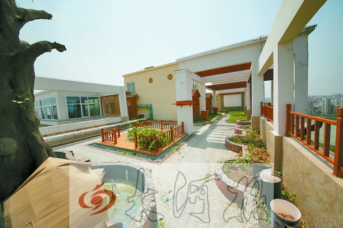 “空中花園”的假樹、水車、小橋都已經(jīng)被拆除