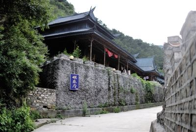 一處仿古“娛樂廳”位于山莊深處。