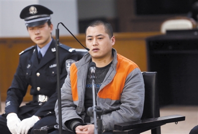 快遞員謊稱(chēng)送件劫殺女歌手 搶1600元后偽造現(xiàn)場(chǎng) 快遞員謊稱(chēng)送件劫殺女歌手 搶1600元后偽造現(xiàn)場(chǎng)