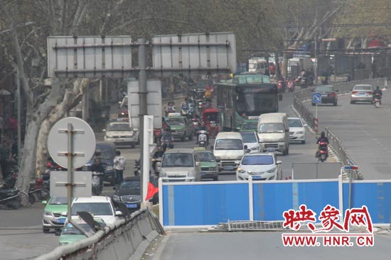 南陽路北向南方向擁堵嚴重。