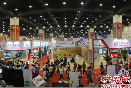 河南電臺新媒體展廳爆棚 萬人現(xiàn)場“逛”映象網