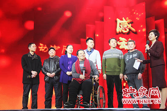 接力照顧高位截癱患者高新海的“隴海大院”愛心集體鄰居們。