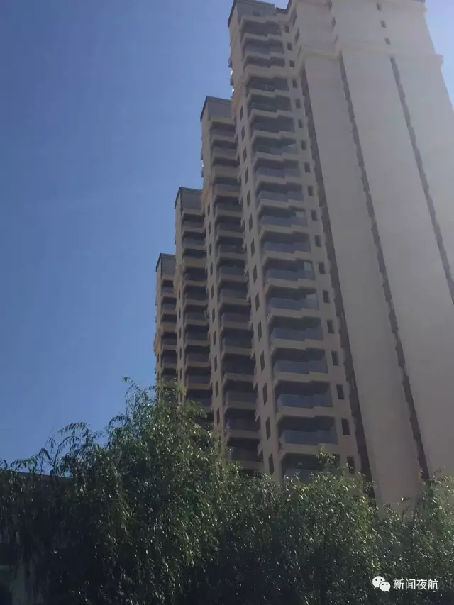 小區(qū)樓道窗戶是畫(huà)上去的 開(kāi)發(fā)商:是特意設(shè)計(jì) 小區(qū)樓道窗戶是畫(huà)上去的 開(kāi)發(fā)商:是特意設(shè)計(jì)