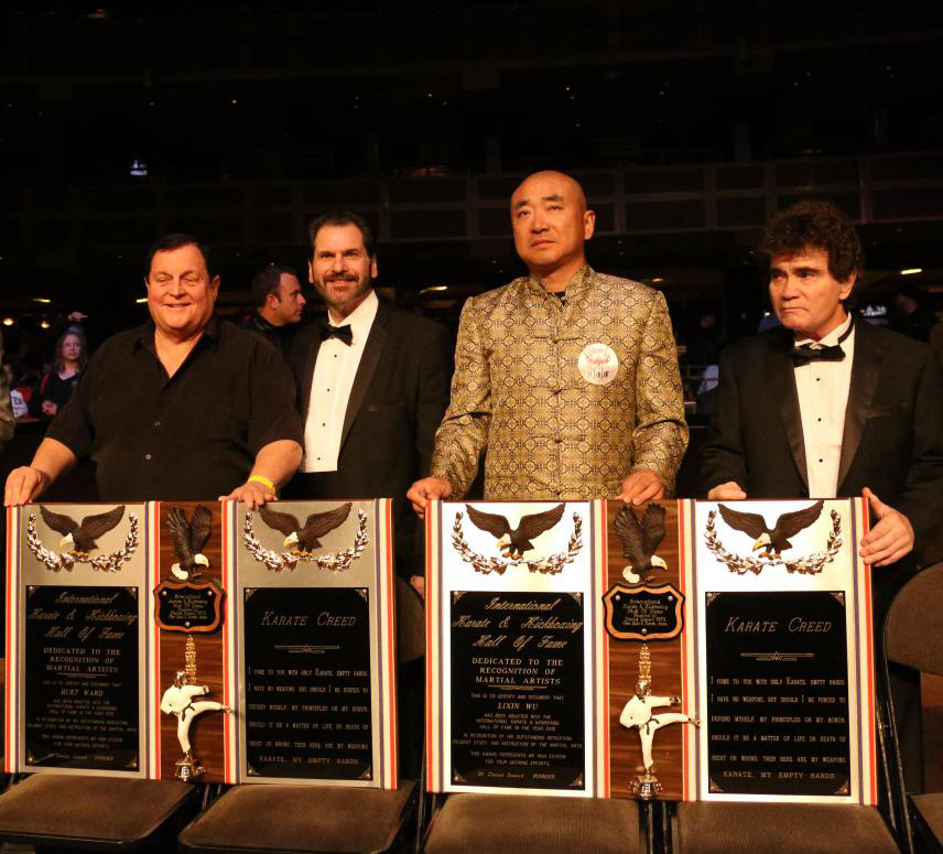 吳立新被全美空手道及自由搏擊總會授予“杰出貢獻獎”并入選“名人堂” 吳立新被全美空手道及自由搏擊總會授予“杰出貢獻獎”并入選“名人堂”