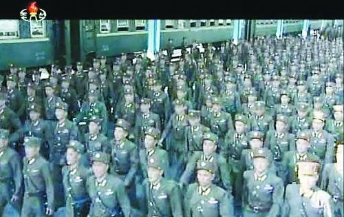 約2萬名朝鮮朝鮮人民軍基層軍官近日陸續(xù)抵達平壤，準備出席軍方大會。