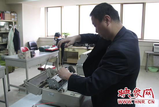 現(xiàn)在的陸涌經(jīng)常被同事成為“治療疑難雜癥的行家”、“大神”