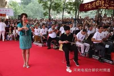 張付中老師和張?zhí)m珍老師合作表演《風(fēng)雪配》選段 張付中老師和張?zhí)m珍老師合作表演《風(fēng)雪配》選段