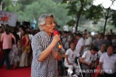 胡希華老師演唱曲劇《屠夫狀元》選段“小茅屋賽過那金鑾殿” 胡希華老師演唱曲劇《屠夫狀元》選段“小茅屋賽過那金鑾殿”