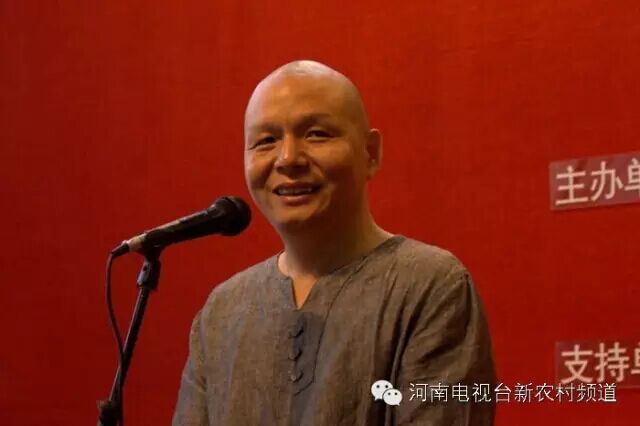 書畫家協(xié)會副主席，中國書畫家協(xié)會會員，河南省青年書法家，蘆荻