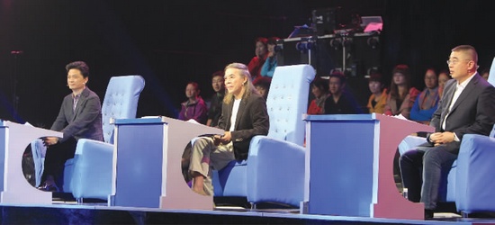 節(jié)目中，崔永元、蔡志忠、錢(qián)文忠 由左至右 三為成語(yǔ)先生妙語(yǔ)不斷